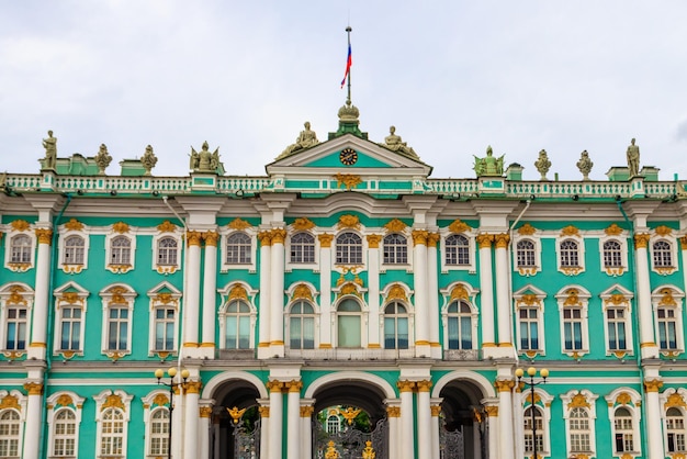 Winterpaleis in Sint-Petersburg Rusland Winterpaleis was de officiële residentie van de Russische keizers van 1732 tot 1917. Tegenwoordig vormen het paleis en zijn terrein het Hermitage Museum