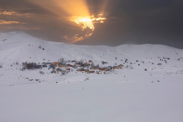 Winterseizoen in het Erzincan-gebergte Drone Foto Kemah Erzinkan Turkije Turkije