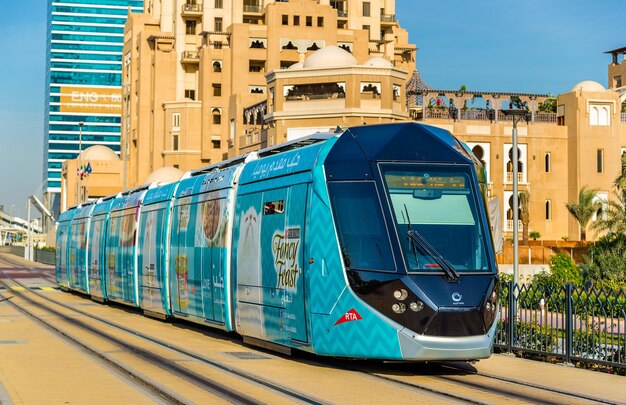 Photo wireless tram in dubai uae on december 31 2015