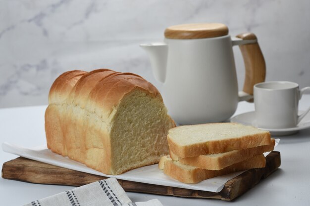 wit brood en koffie ontbijt concept