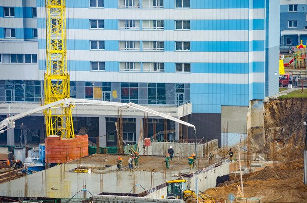 WIT-RUSLAND MINSK stadsbouwbedrijven begonnen met de bouw van een gebouw met meerdere verdiepingen