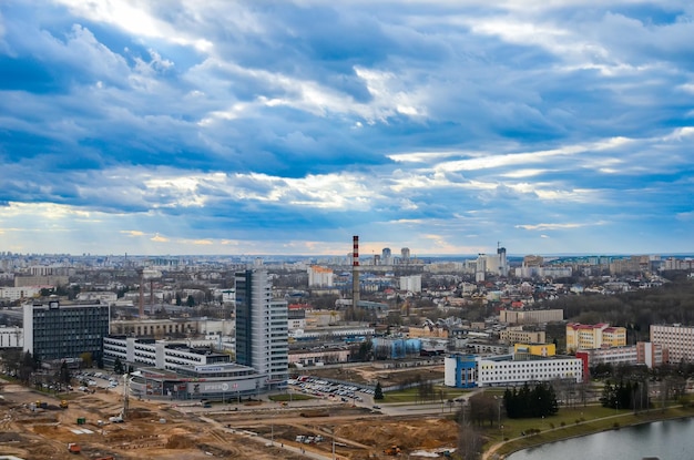 WIT-RUSLAND MINSK Studenten klommen naar de top van de Wit-Russische Nationale Bibliotheek