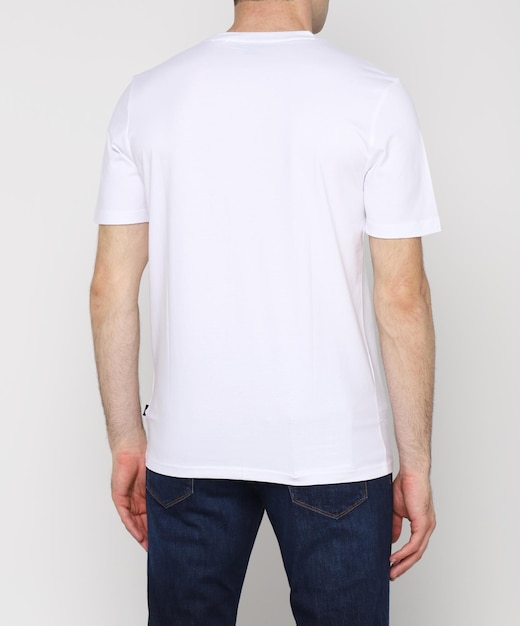 Foto wit t-shirt op een persoon