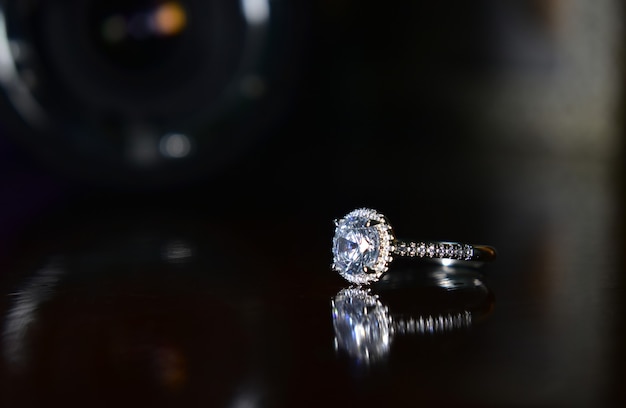Witgouden ring met prachtige diamanten