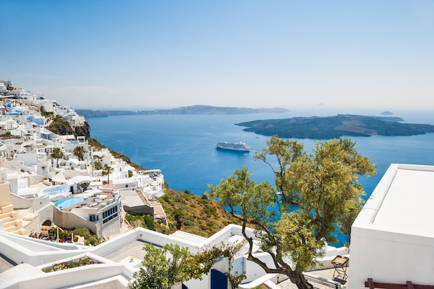 Witte architectuur op het eiland Santorini, Griekenland. Prachtig zomers landschap