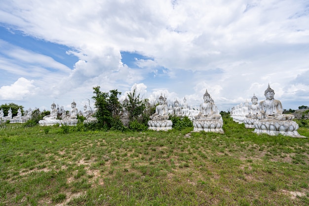 Witte boeddha in thailand