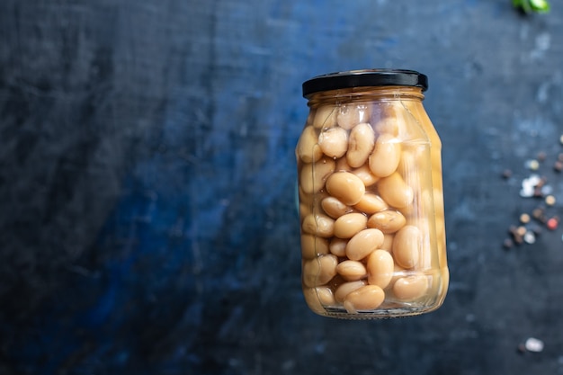 witte bonen gekookte peulvruchten klaar om te eten bonen dieet op tafel gezonde voeding veganistisch of vegetarisch eten