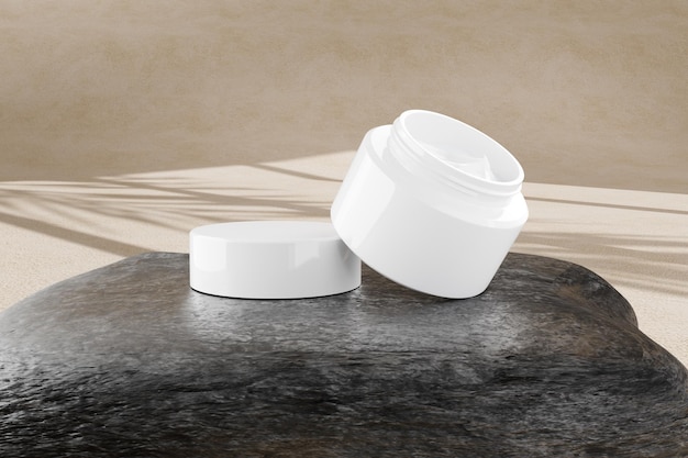 Witte cosmetische crème pot op rots podium met beige betonnen achtergrond voor productpresentatie