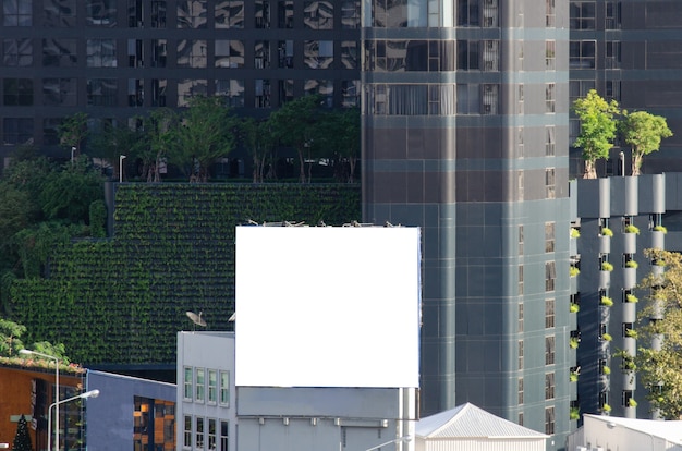 Witte lege mockup billboard. de straat buitenreclame.