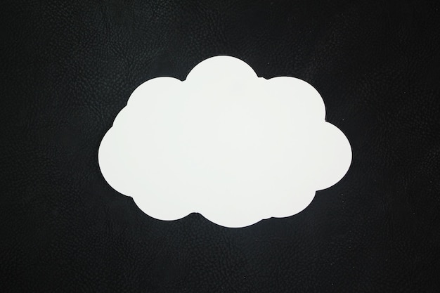 Witte wolkvorm met donkere achtergrond Wolkvormpapier Witte Wolk Cartoon Wolk