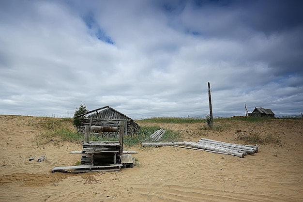 Woestijnvorming, klimaatveranderingsconcept, opwarming van de aarde / woestijnlandschap