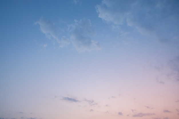 Wolken en prachtige lucht