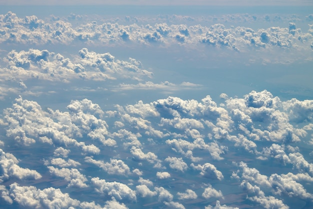 Wolken in de lucht. Bovenaanzicht