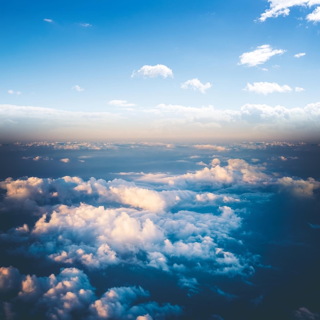 Foto wolken in het panorama van de hemelatmosfeer