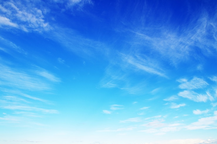 Foto wolken op blauwe hemel