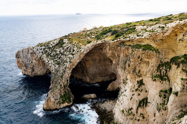 Wolkenlandschap van de Blauwe Grot op Malta