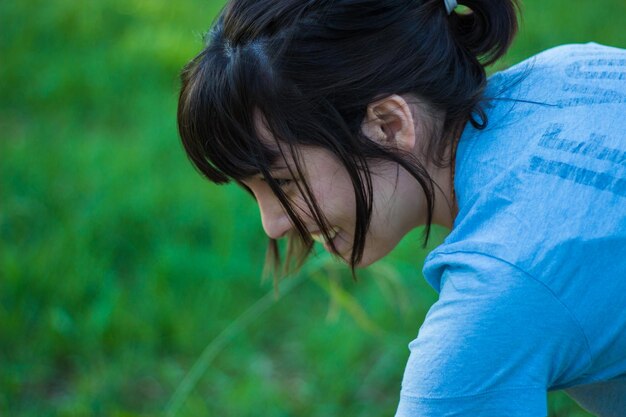 写真 走った後の女性