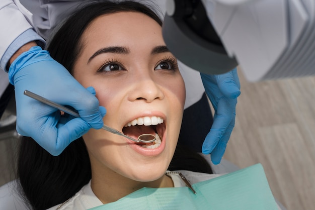 Photo woman at the dentist