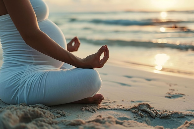 Photo woman doing yoga on a beach