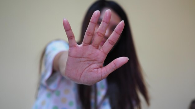 Photo woman gesturing stop