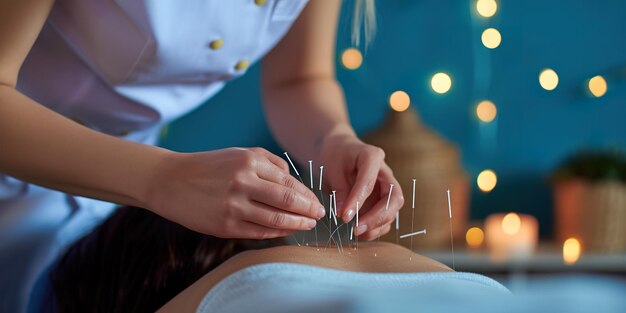 Photo a woman is sewing a piece of metal on her leg