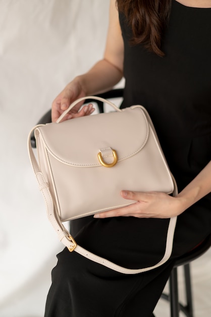 woman leather fashion bag