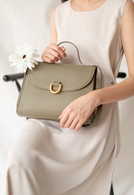 woman leather fashion bag