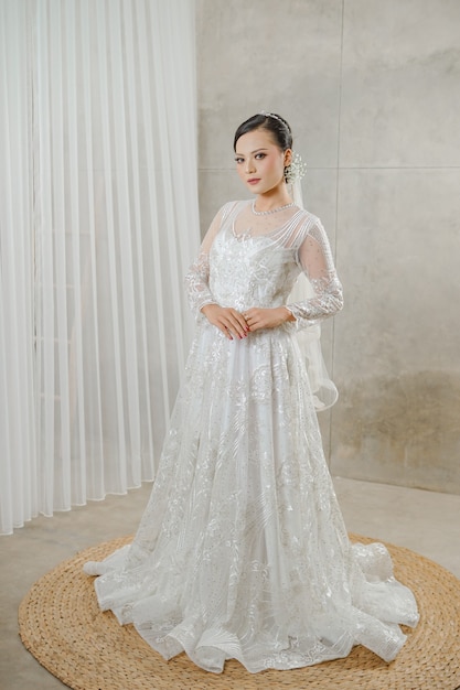 Woman in long white wedding dress