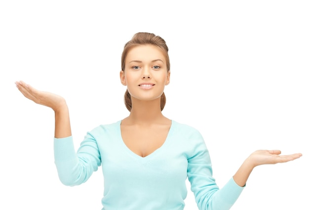 woman measuring something on the palms of her hands