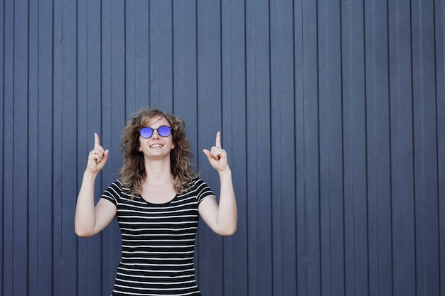 Woman portrait in sunglasses