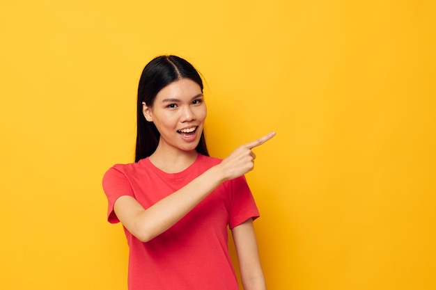 Photo woman red tshirts posing modern style isolated background unaltered