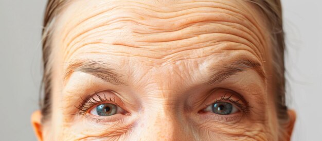 Photo a woman showing signs of aging with prominent facial and eye wrinkles