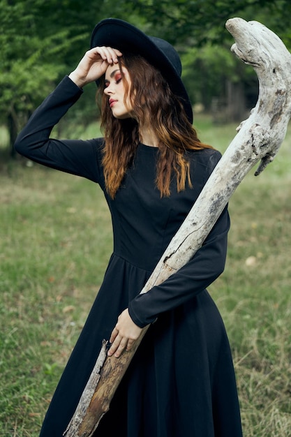 Photo woman standing on field