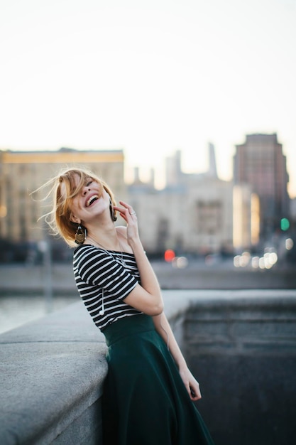 Photo woman standing in park