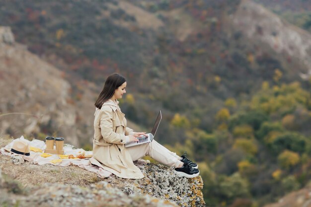 Photo woman taking a rest