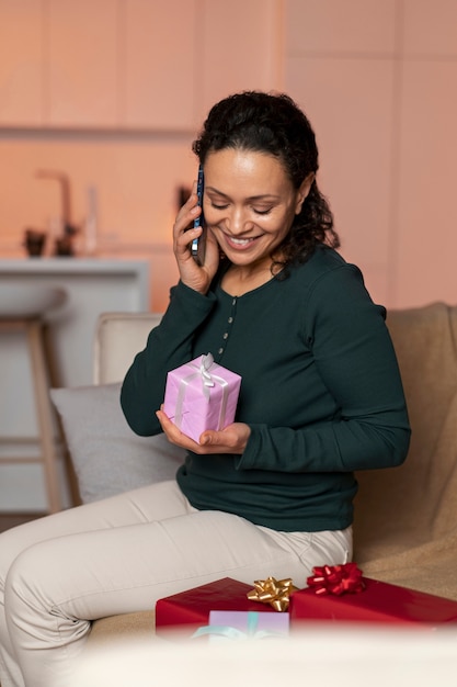 Photo woman talking to her long distance lover