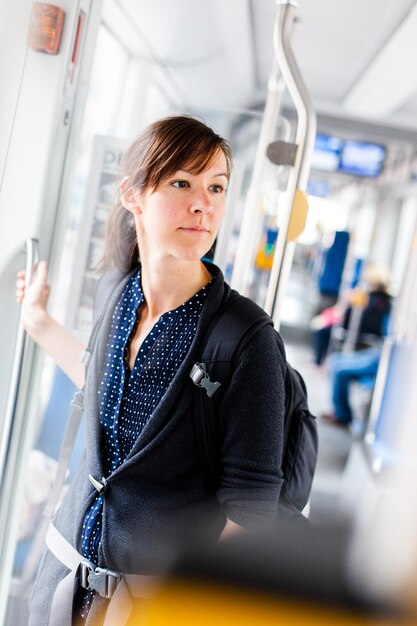 Photo woman in train