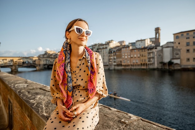 イタリアのフィレンツェを旅する女性