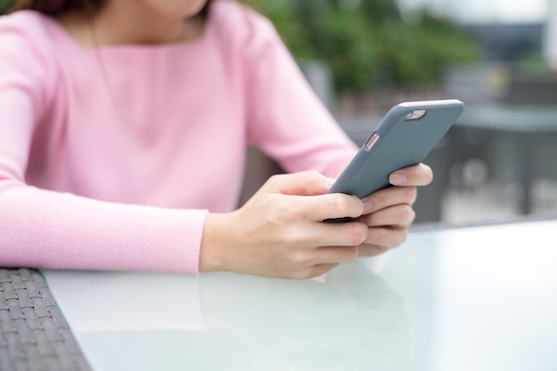 Woman use of cellphone