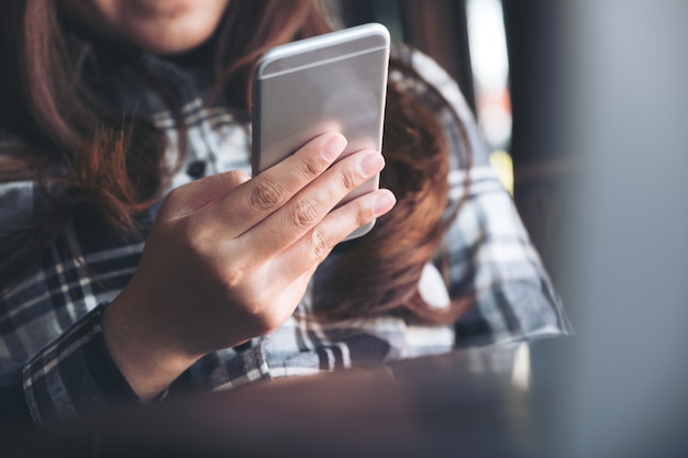 woman using smart phone 