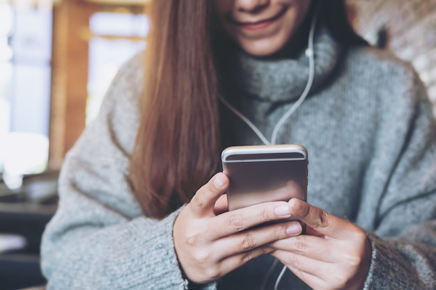 Woman using smart phone 