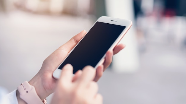 Woman using smartphoneeryday life.