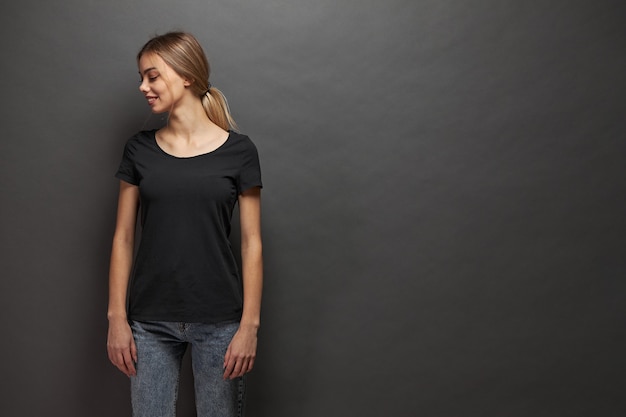 woman wearing black blank t-shirt    