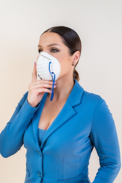 Woman wearing a face mask