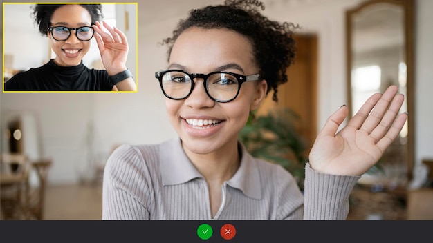 Photo woman with glasses online chat video communication virtual office workplace screen