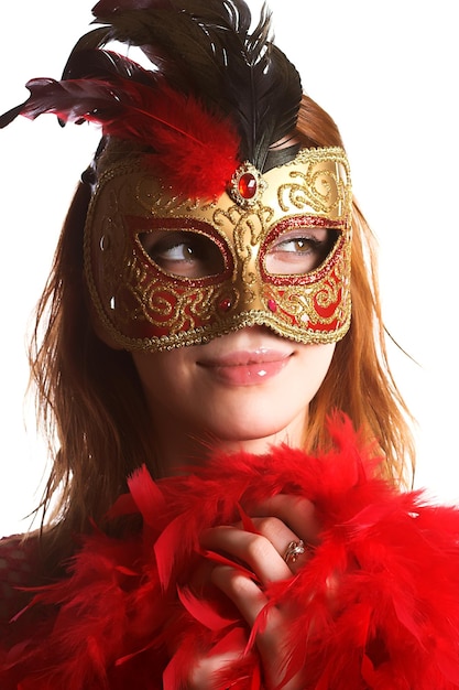 マスクを持つ女性