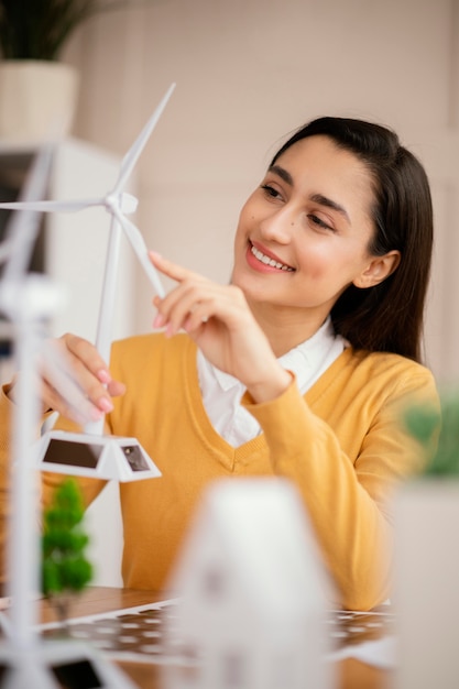 Photo woman working at environment project