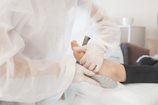 Women in a cosmetic salon doing treatment