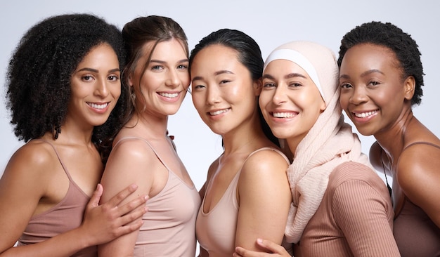 Photo women face studio beauty and diversity global community and support with self love wellness and healthy skincare portrait group inclusion and female models in solidarity of international culture