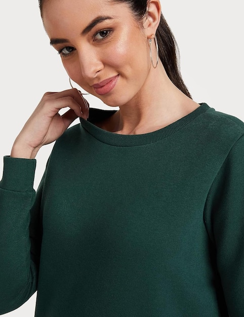 women solid round neck sweater